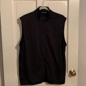 Men’s black golf vest.